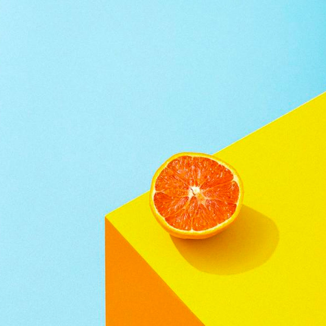 ¿Cómo actúa la Vitamina C en la piel?